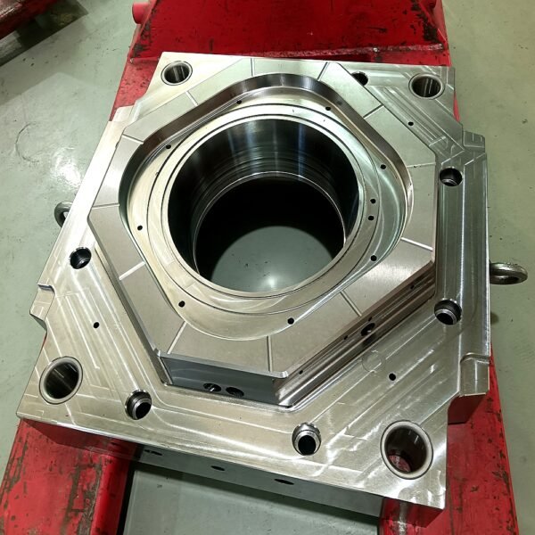 Mold cavities machining